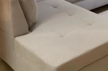 清潔布藝沙發(fā)這種家具的時候，要注意什么呢？