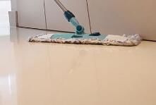 在辦公室進(jìn)行保潔的時候，要注意哪些方面呢？